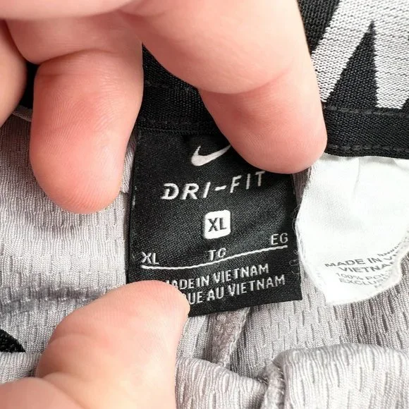 Nike Basketball Shorts Mens XL Grey Dri Fit Lightweight Running Sports Trunks - Picture 6 of 12